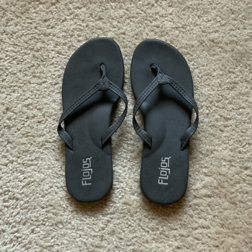 Flojos flip flops